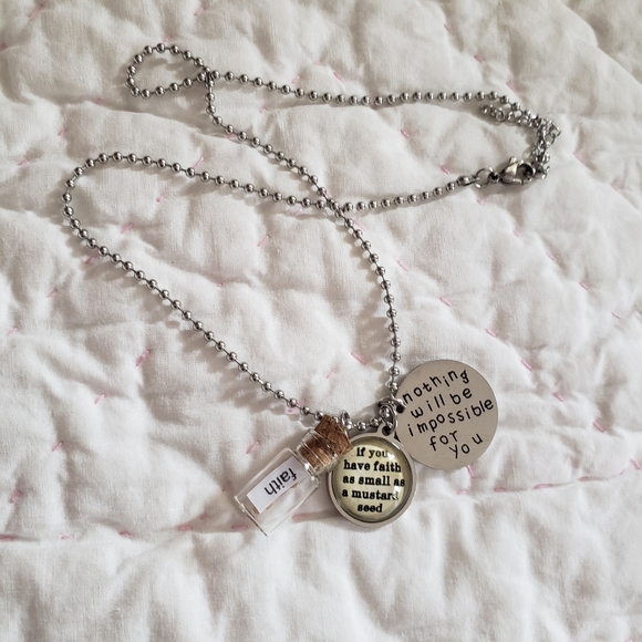 Jewelry - NWOT Faith Necklace